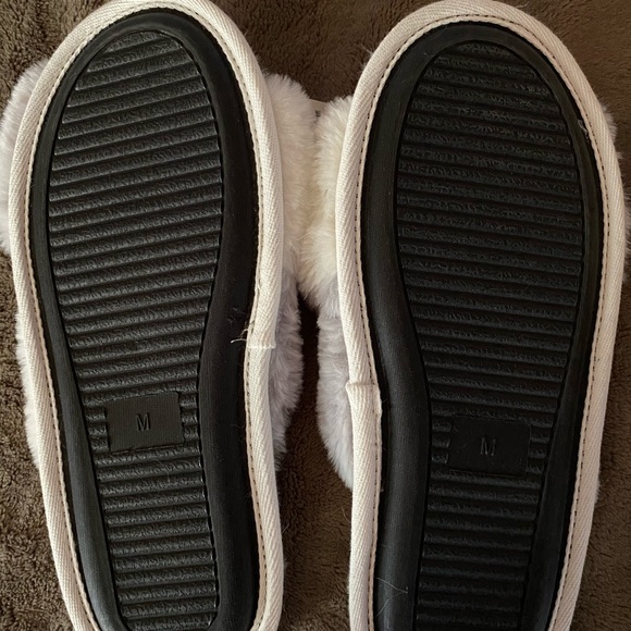 Victoria’s Secret house slipper size M - Picture 4 of 4